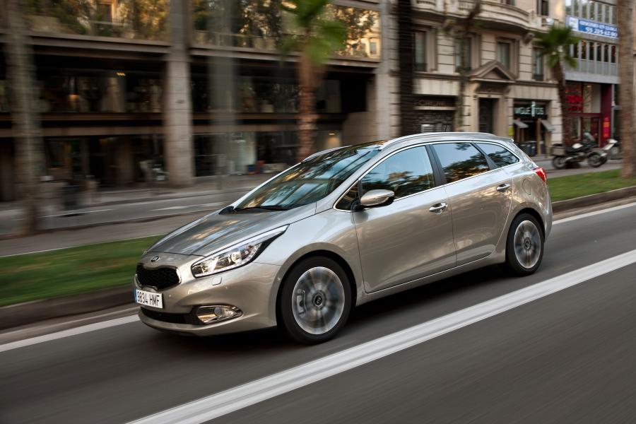 Kia cee&rsquo;d Station Wagon 2012 года  (фото 64 из 89)